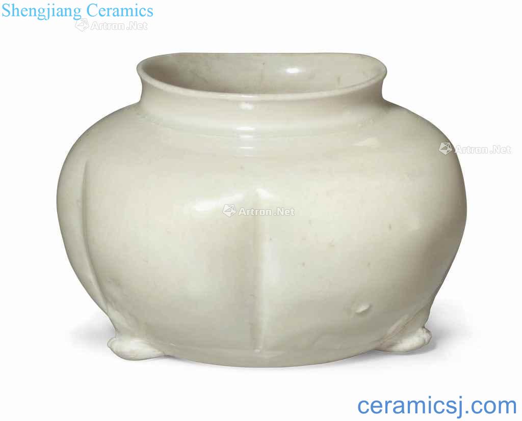 Five dynasties punishment kiln craft melon leng three-legged pot