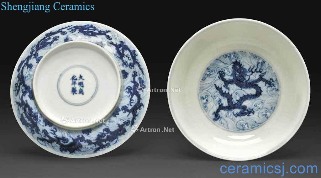 In the 18th century qing Kowloon, blue and white tray (a)