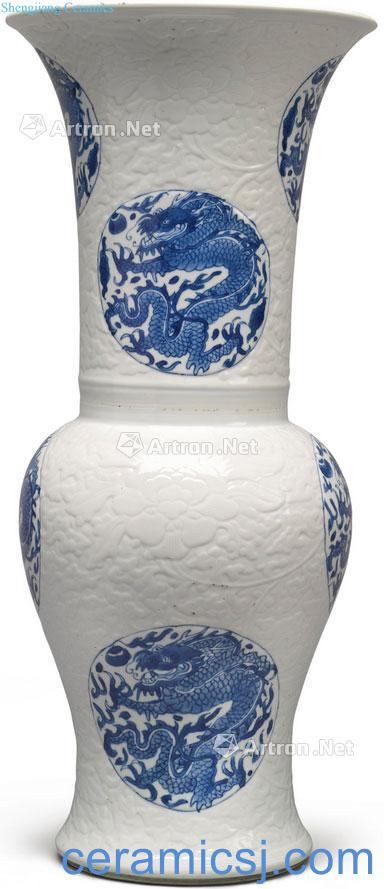 The qing emperor kangxi White glazed printing to medallion blue dragon PND tail-on honour