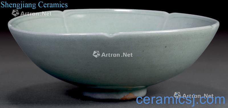 Ming Longquan flower mouth bowl