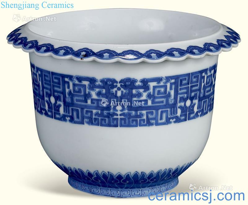 qing Blue and white dragon flower pot