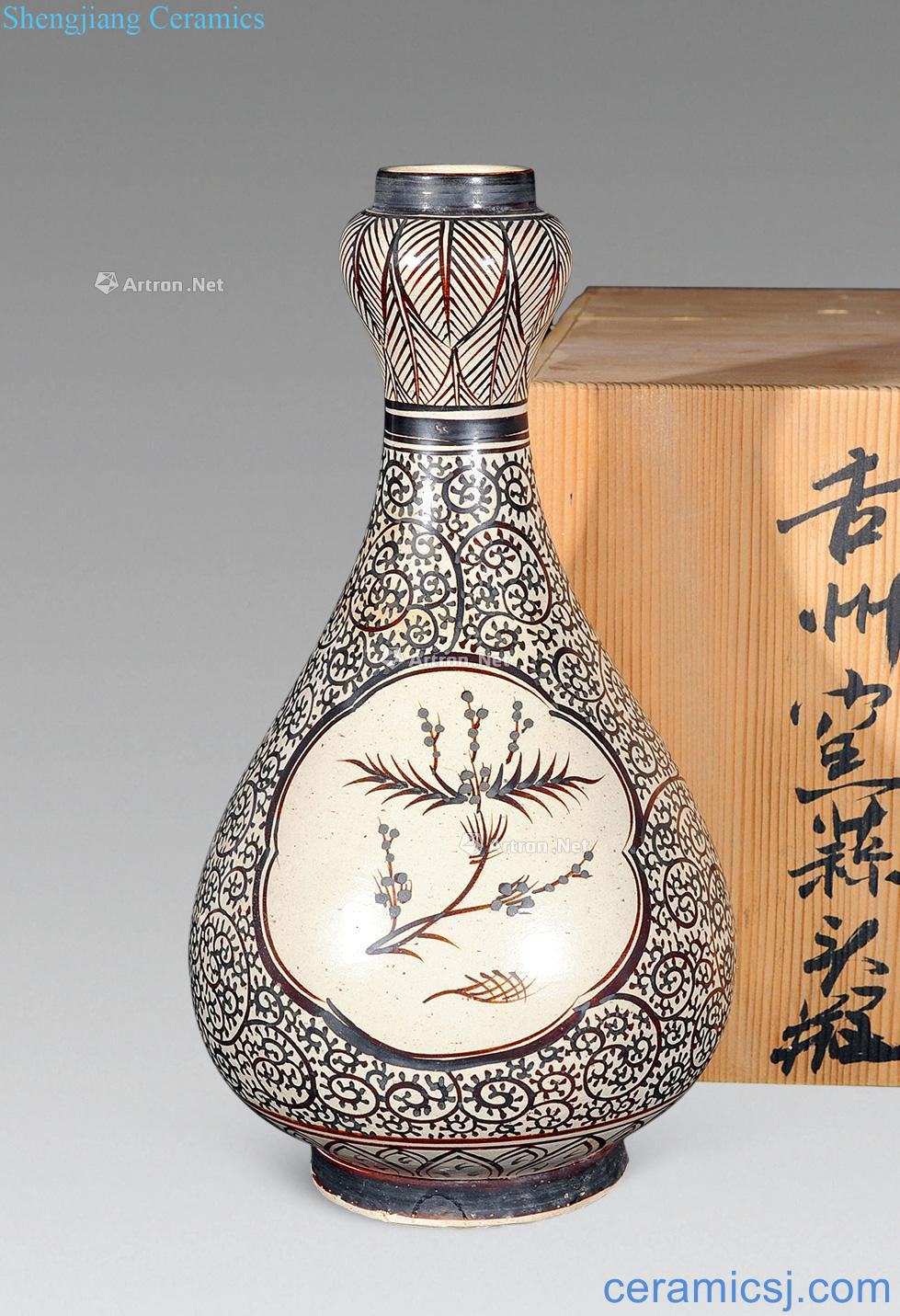 Ming or earlier Jizhou kiln honeysuckle wen jin garlic bottle of flowers and plants