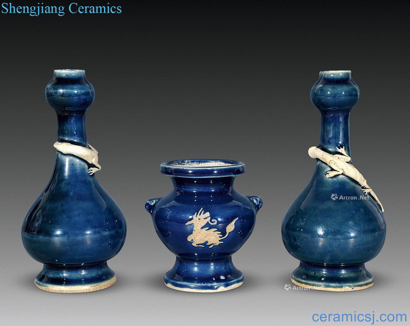 Ming jiajing blue glaze based kirin, longnu bottle (for) three