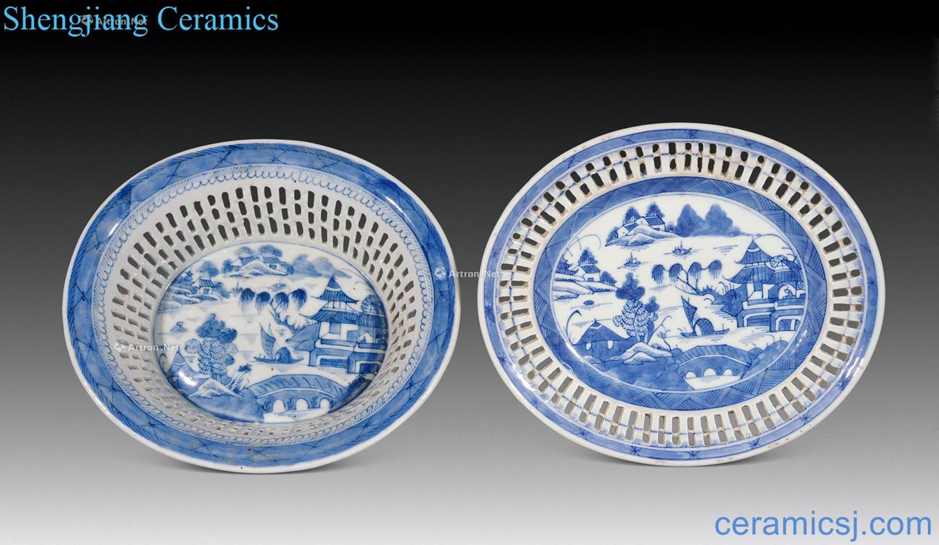 Qing qianlong Blue and white porcelain exquisite landscape basin, dish (two)
