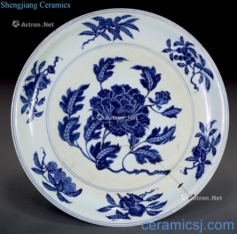 Ming Blue and white flower disc around branches