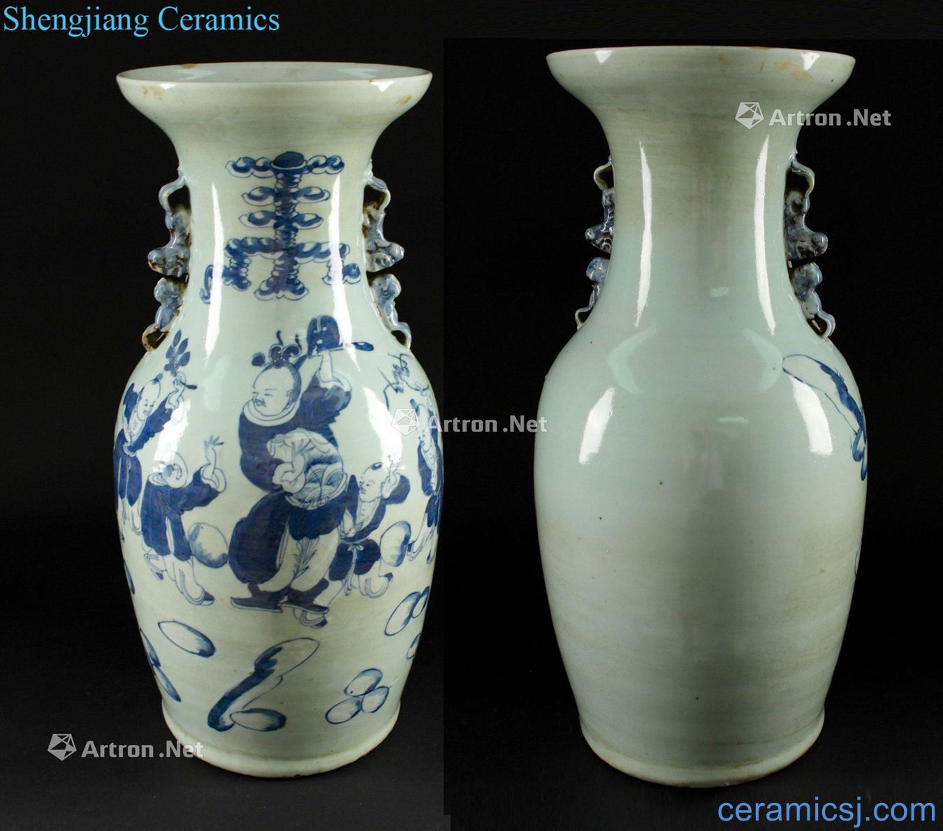 Qing guangxu Pea green glaze porcelain vase with a lion baby play