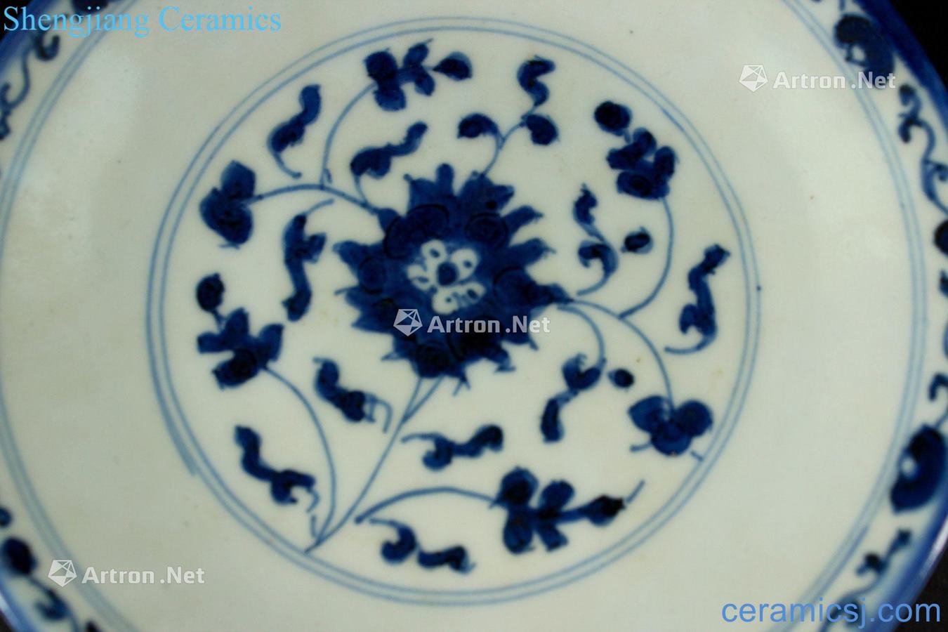 Qing qianlong Blue and white flower pattern plate fold branches