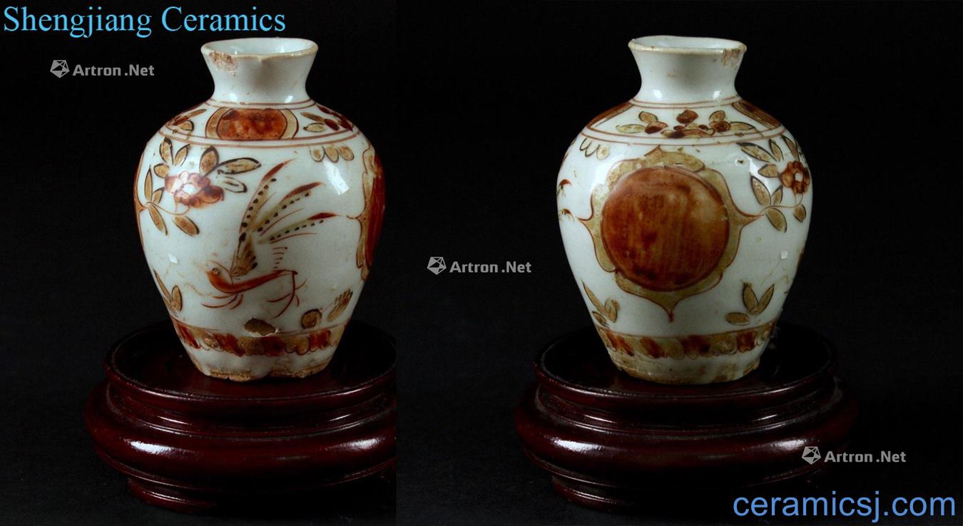 The yuan dynasty Red color painting of flowers and green grain canister