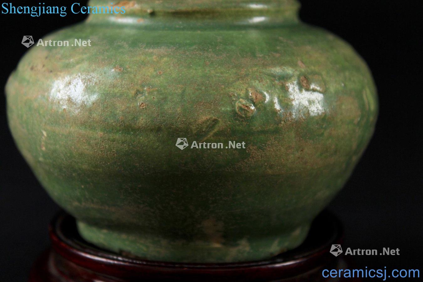 The song dynasty green glazed pot