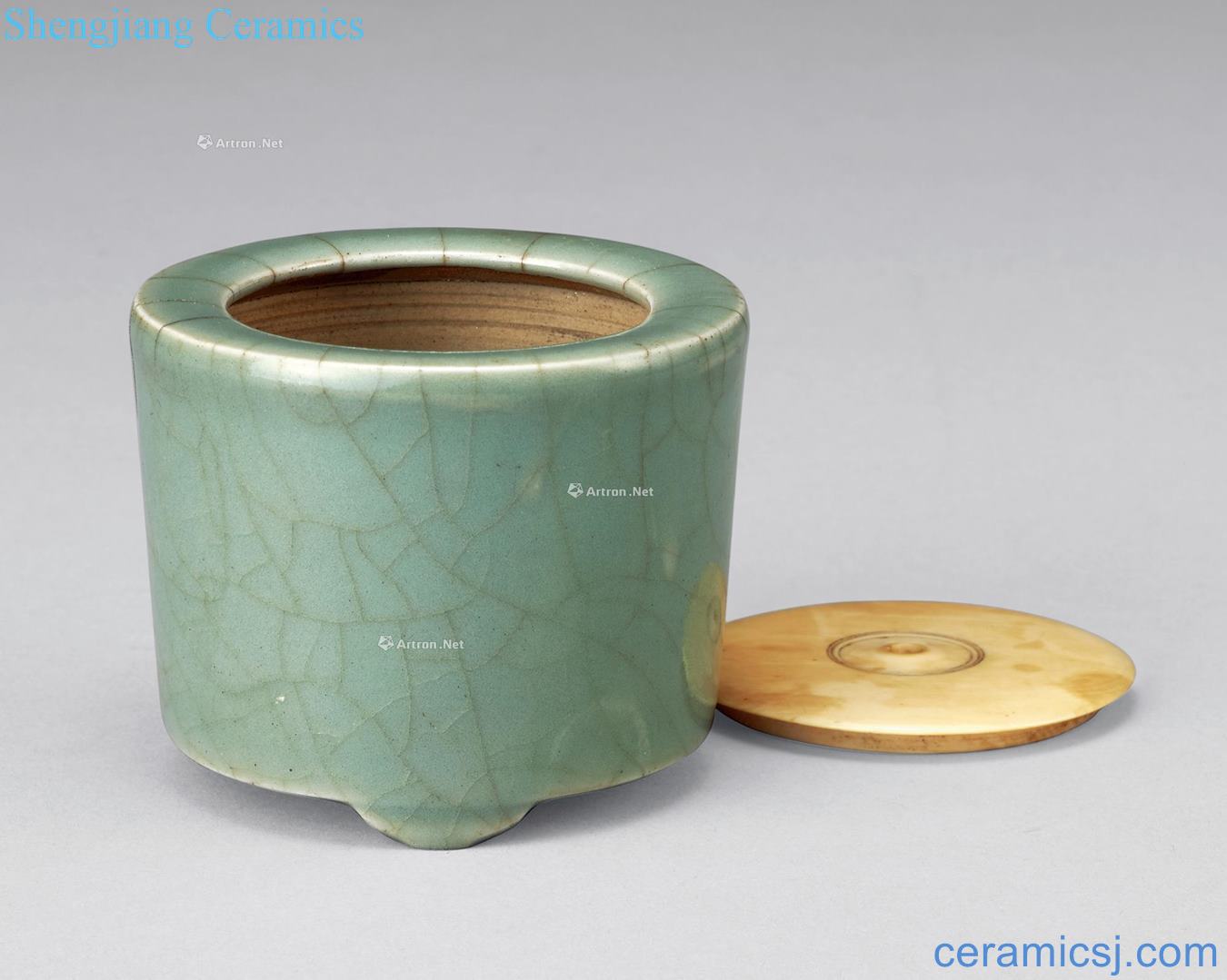 Ming Celadon cylindrical incense burner