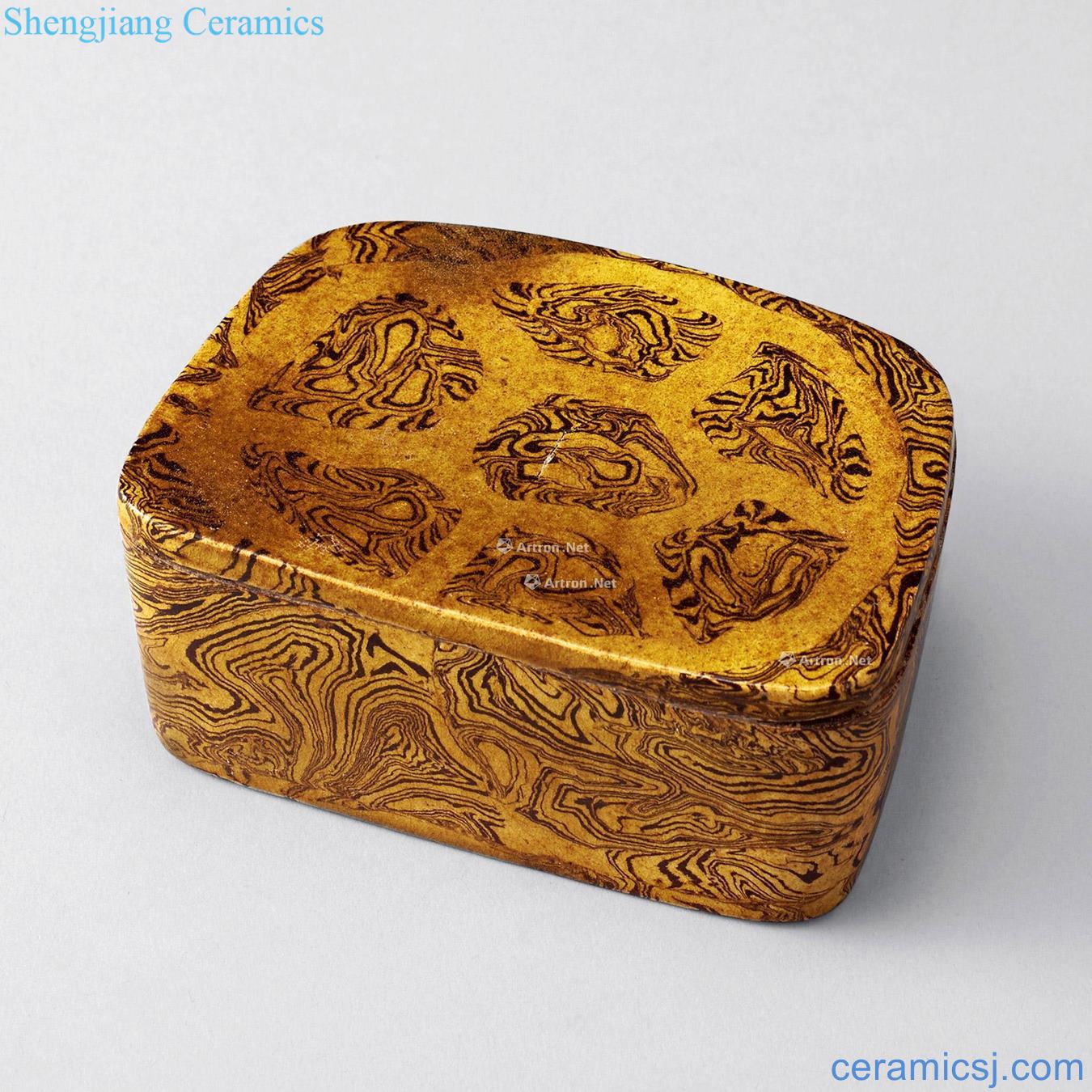 The tang dynasty Yellow glaze twisted placenta pillow