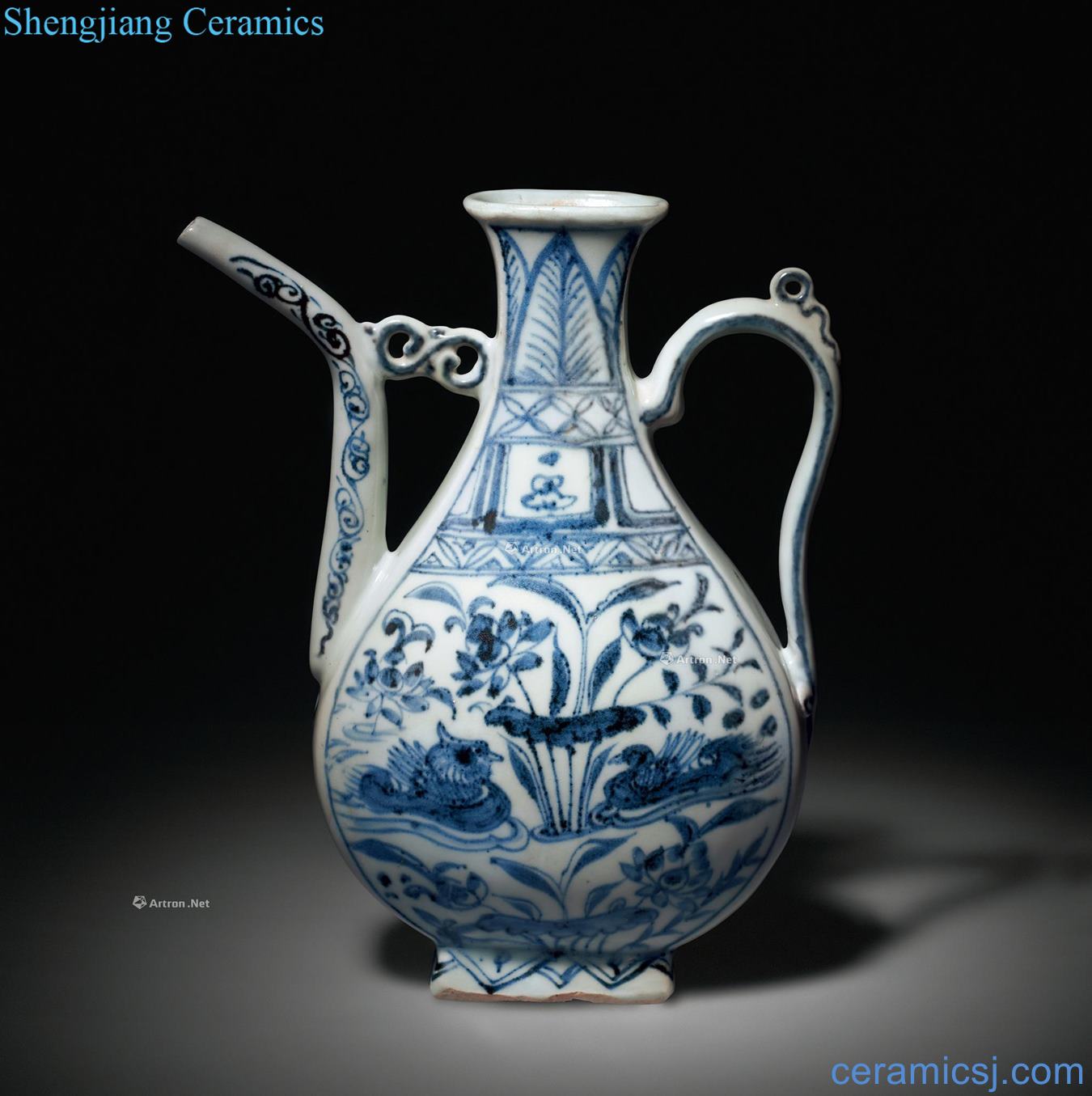 yuan Blue and white lotus yuanyang play grain flat ewer