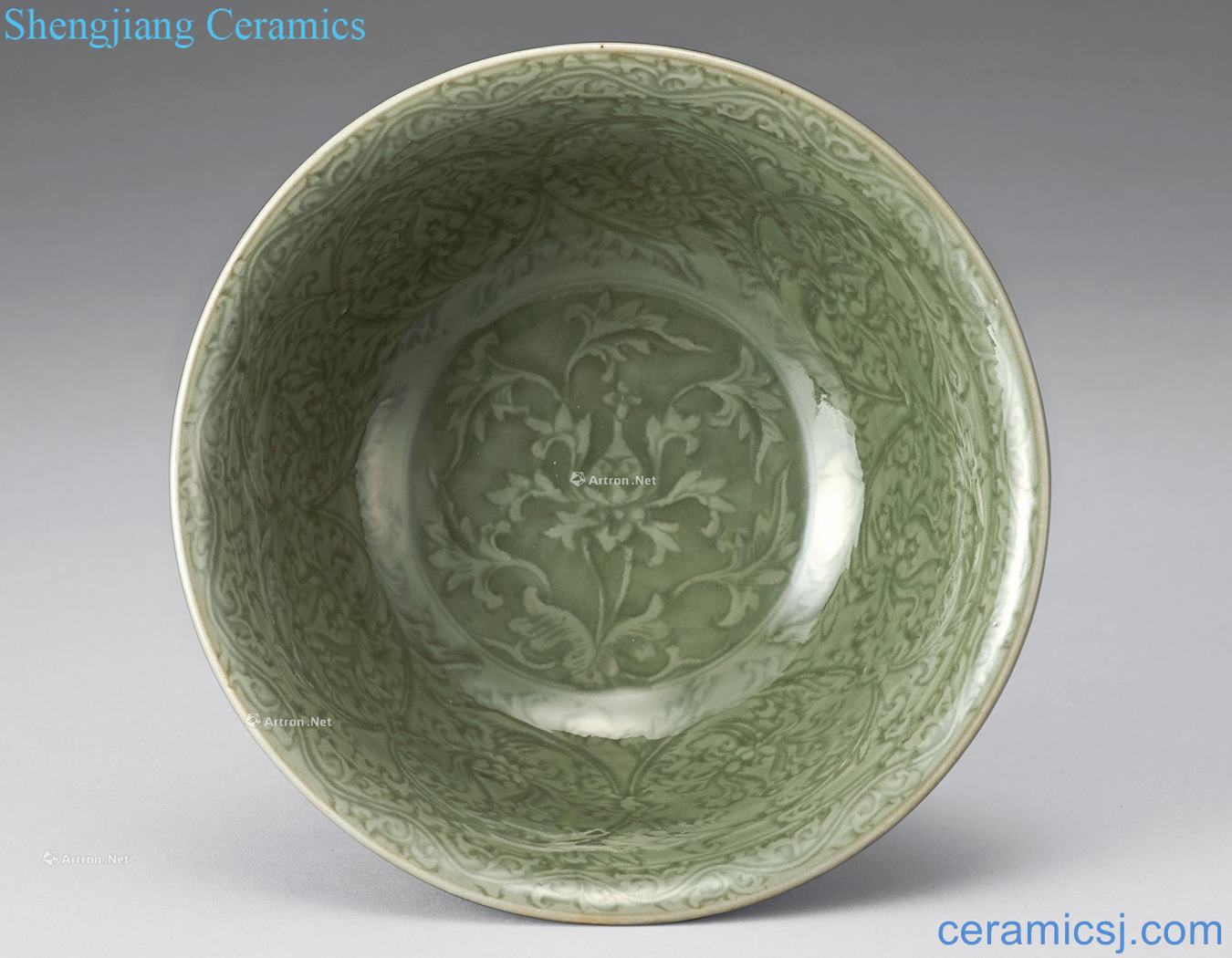 Ming Celadon carved lotus flower pattern bowl