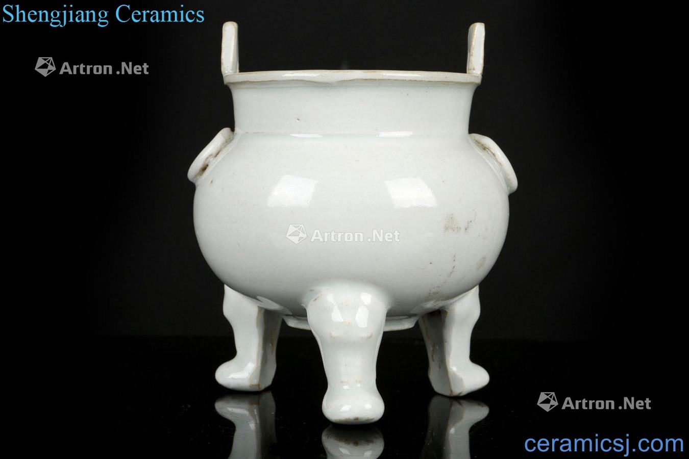 Song or yuan Green white porcelain incense burner with three legs