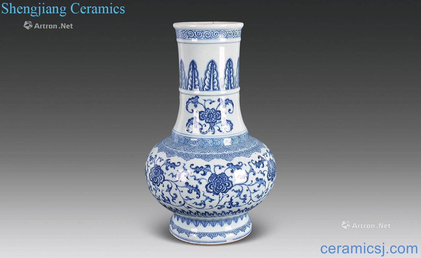 Qing yongzheng Blue and white lotus flower grain bottle