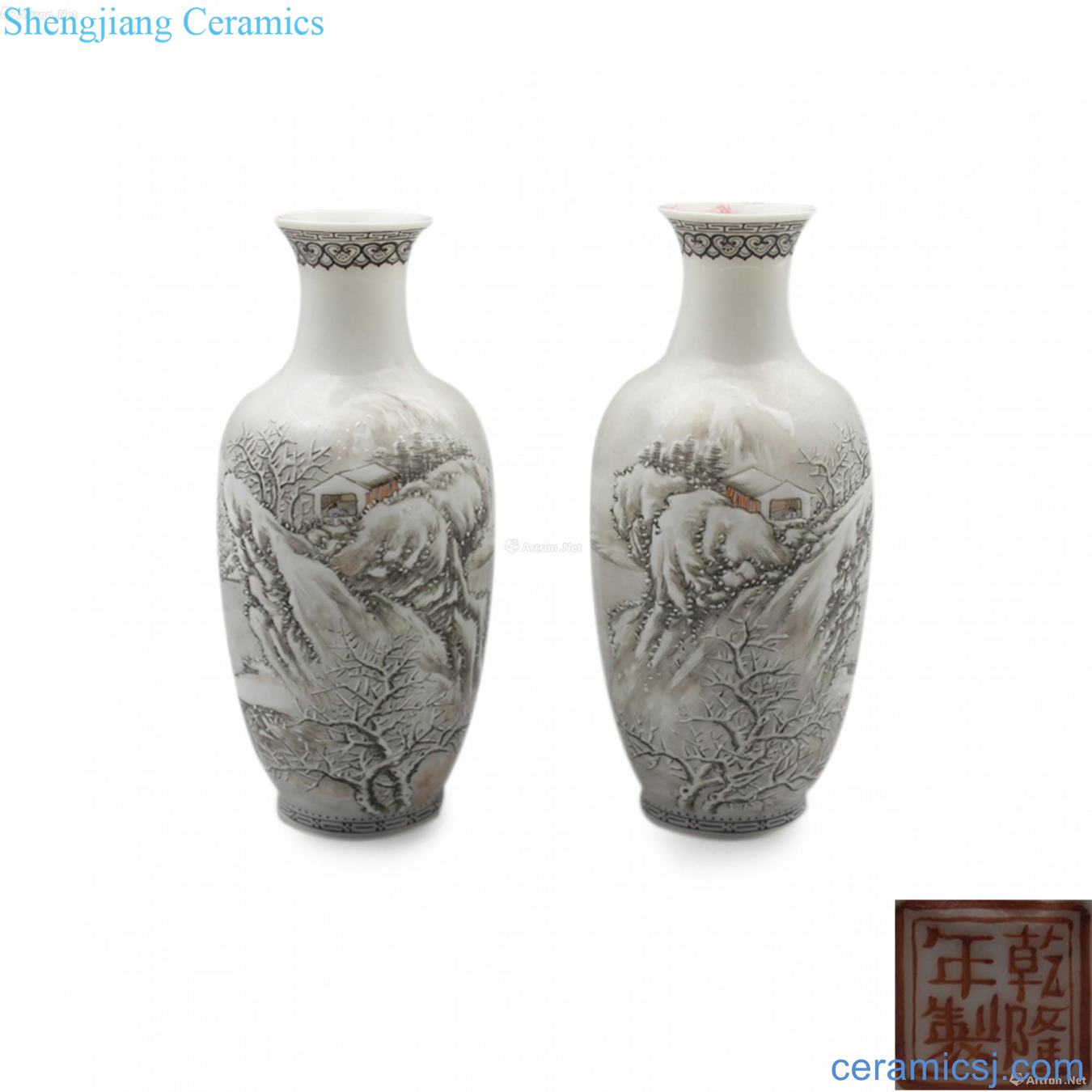 Qianlong year add ink landscape character lines goddess of mercy bottle
