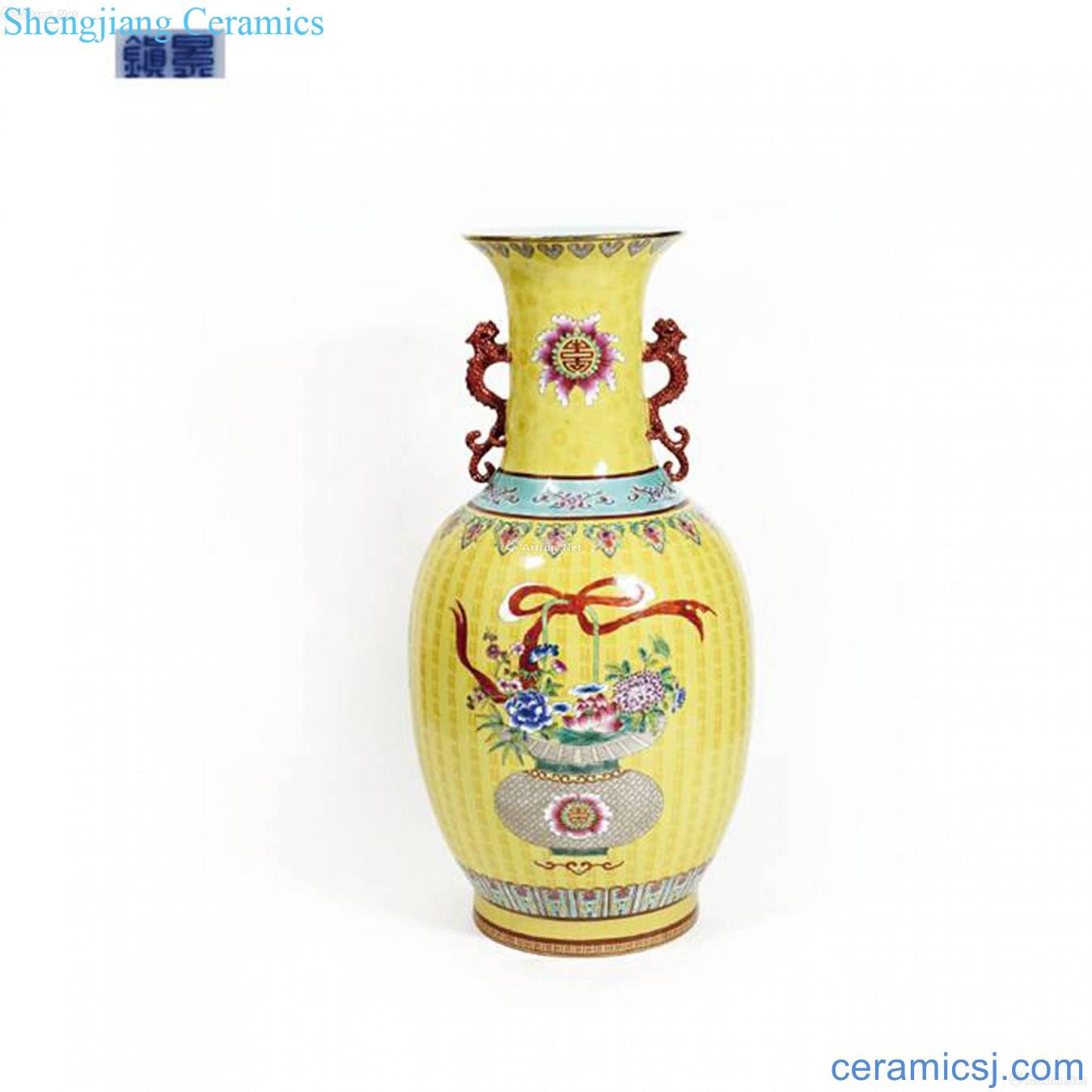 Qianlong yellow glaze live ears vase