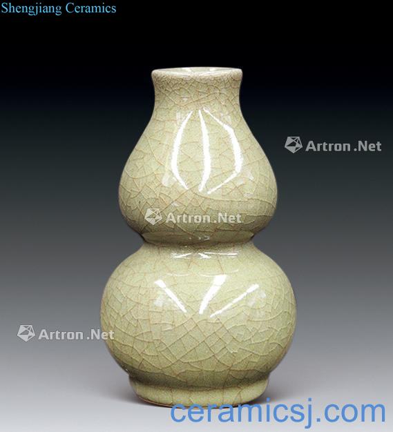 The song dynasty Yellow glaze kiln gourd bottle