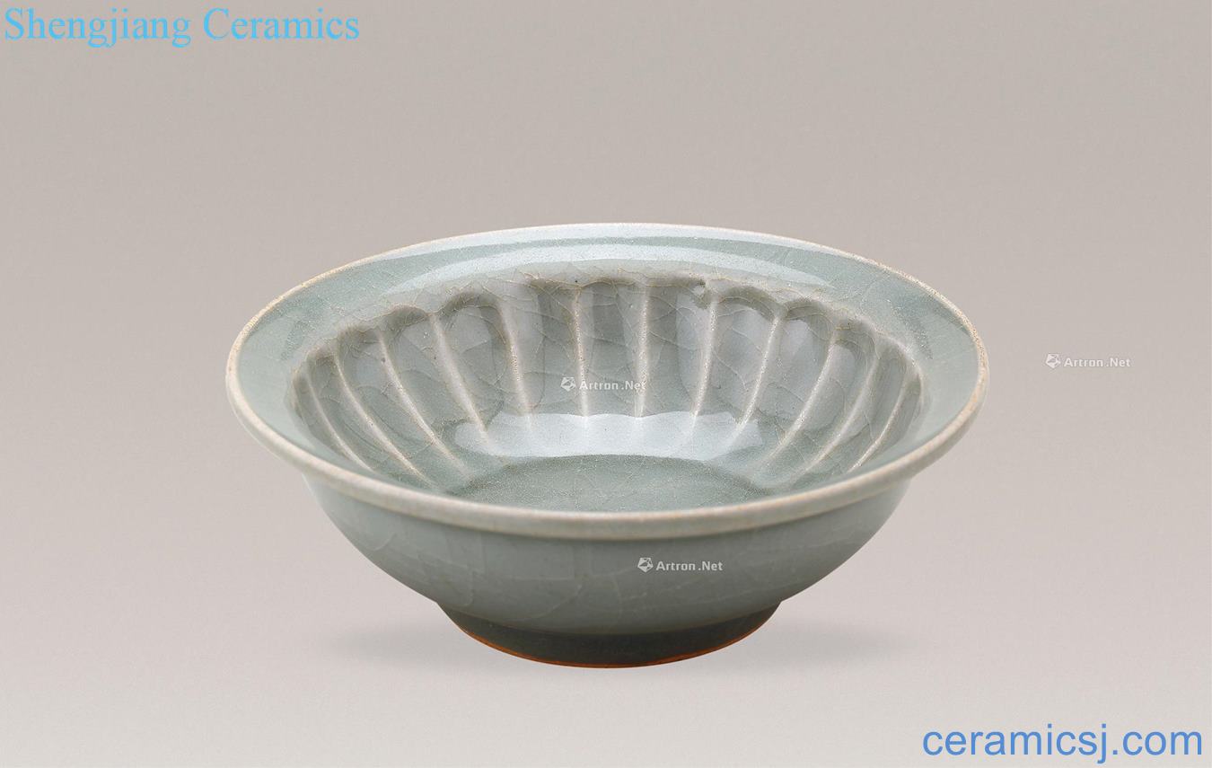 Ming Longquan chrysanthemum petals grain small dish