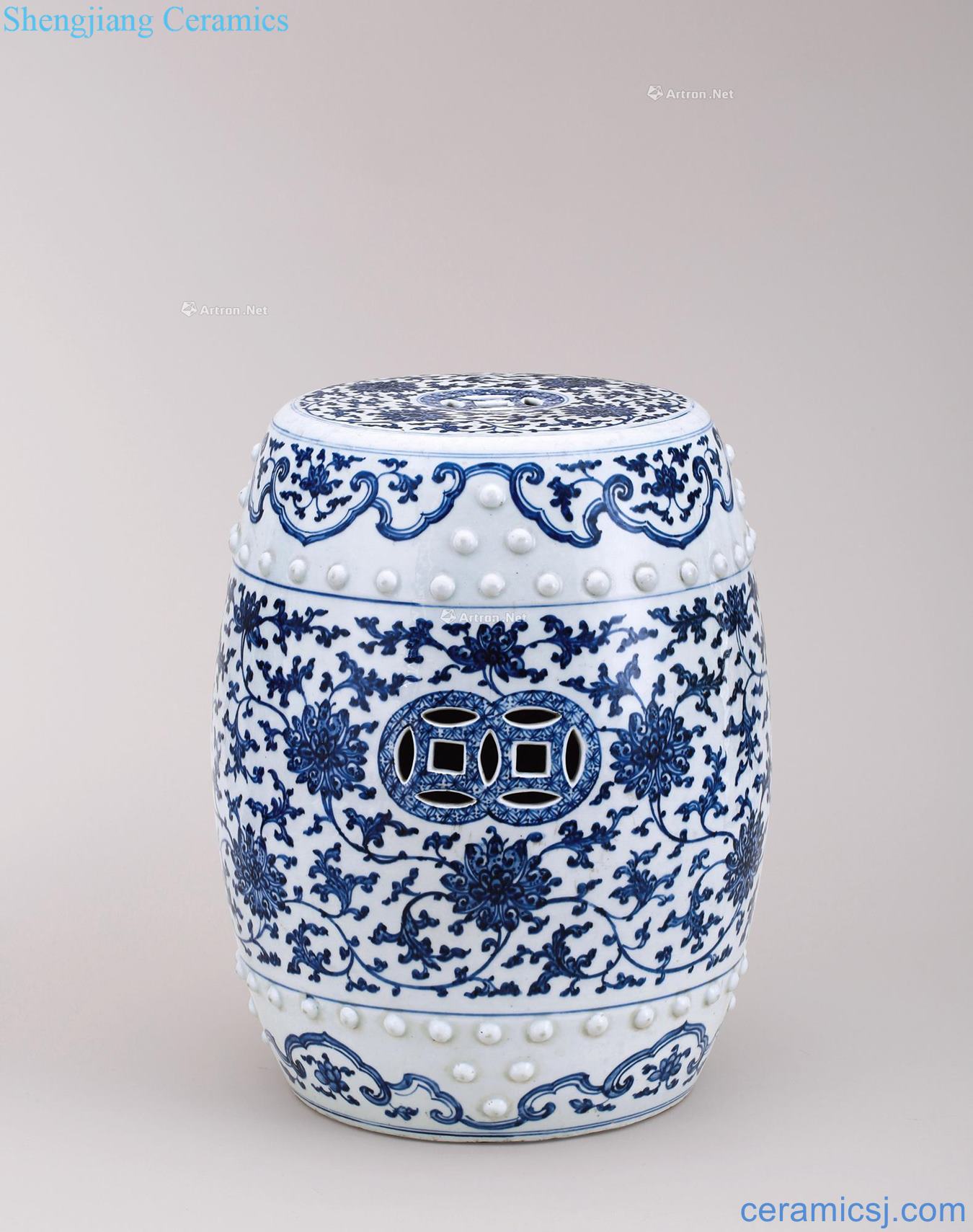 Qing yongzheng Blue and white lotus flower grain double moneypenny drum stool
