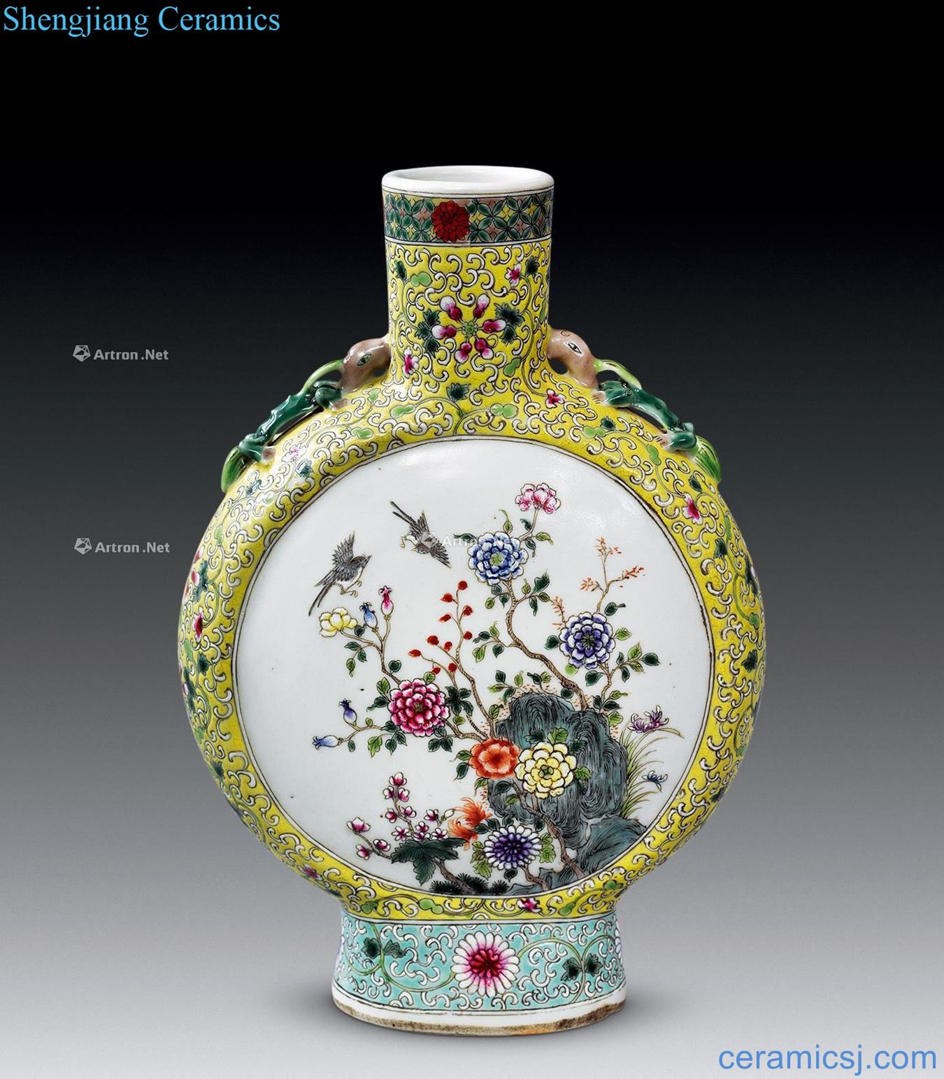 In the qing dynasty powder enamel lines on bottles