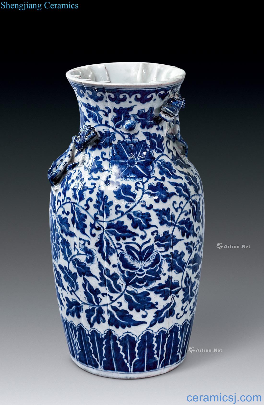 In the qing dynasty Blue and white peony longnu bottle