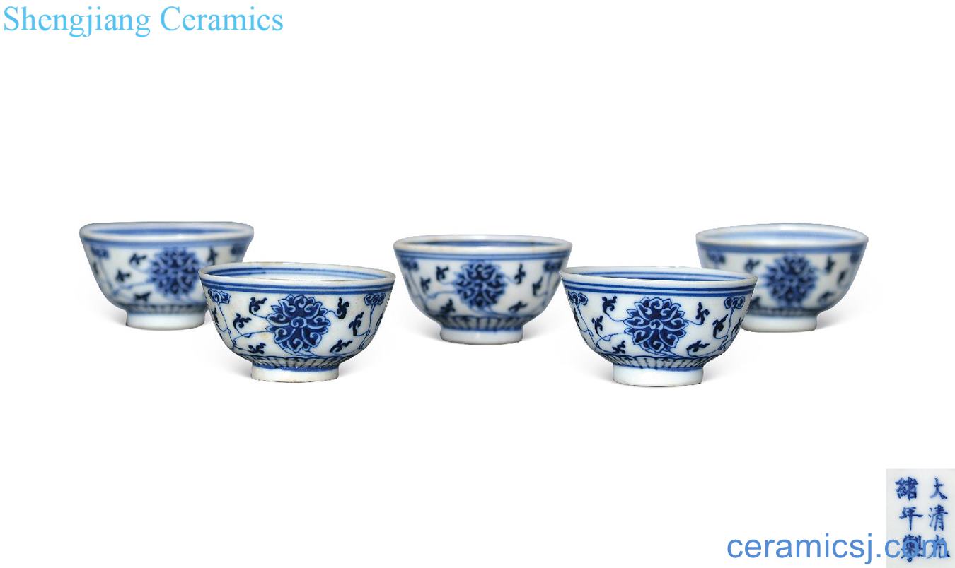 Qing guangxu Blue and white tie up lotus flower small cup (five)