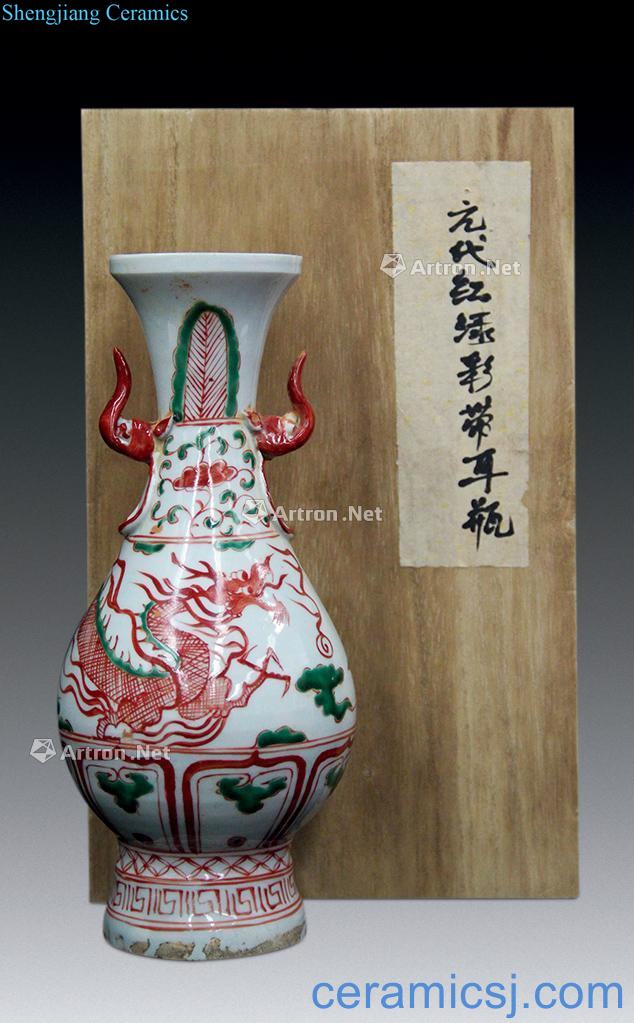 yuan Red and green glaze vase with a dragon