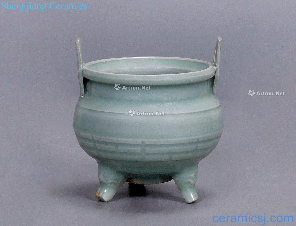 The song dynasty Longquan celadon gossip grain ears furnace with three legs