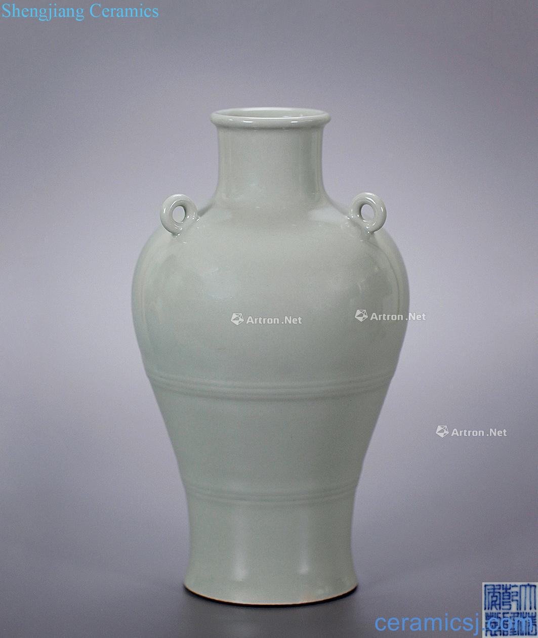 Qing qianlong powder coated xuan wen bottle