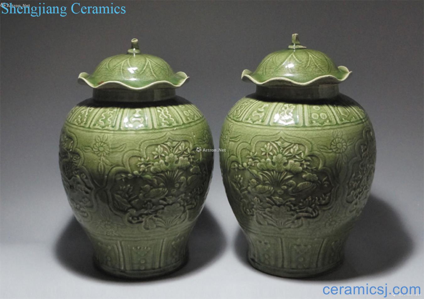 Longquan celadon in extremely good fortune cover four medallion lotus leaf can couple