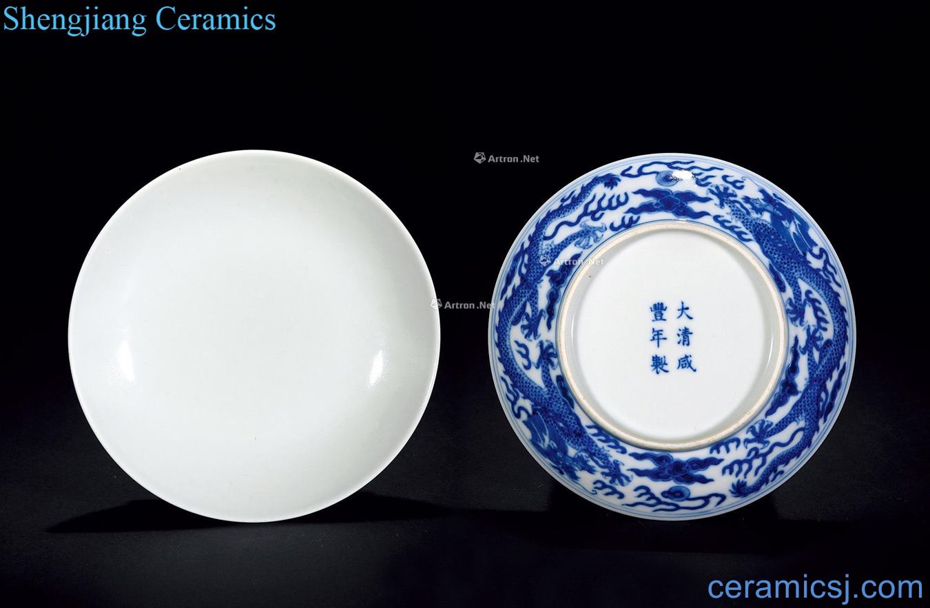Qing xianfeng Blue and white YunLongWen plate