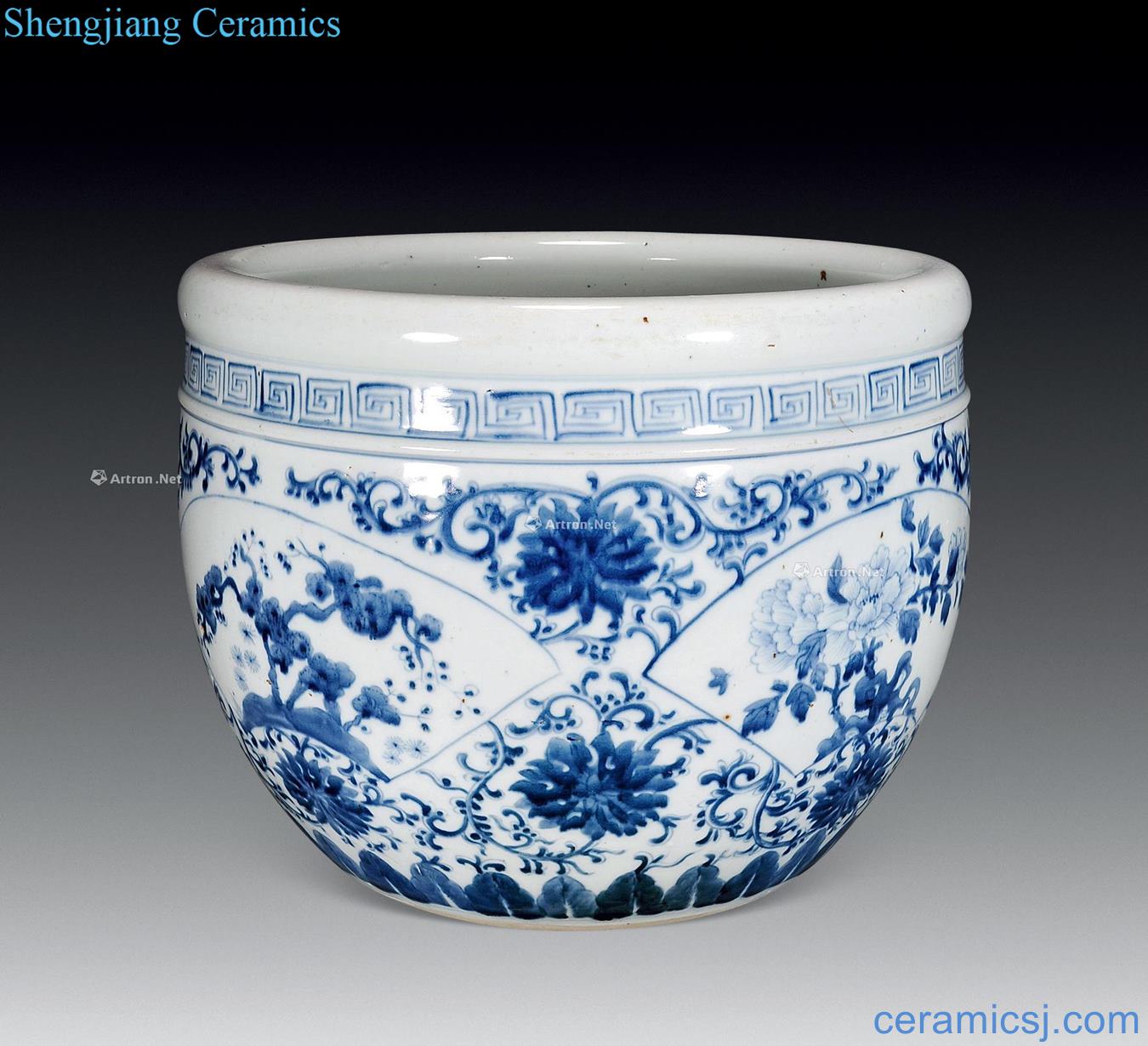 Qing qianlong Blue and white lotus flower grain flower fish tank