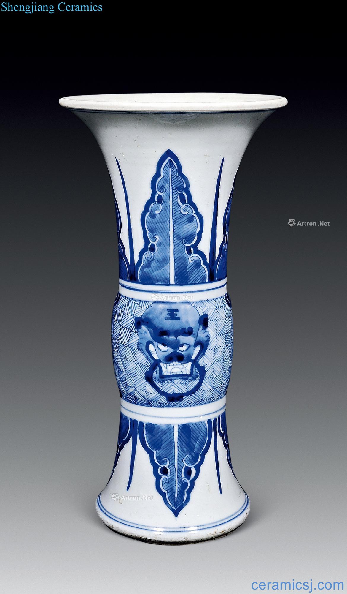 The qing emperor kangxi blue banana grain vase with flowers
