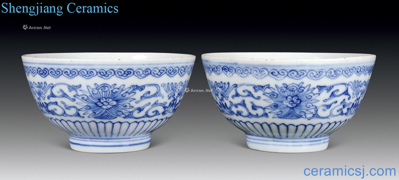 Mid qing Blue and white tie up branch lotus green-splashed bowls (a)