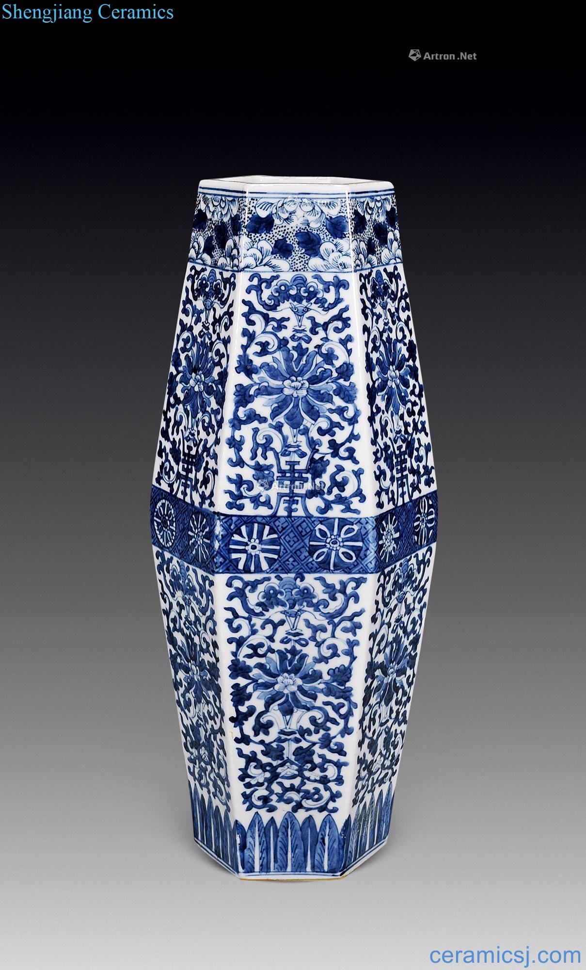 Qing daoguang Blue and white lotus flower marquis hexagonal bottle