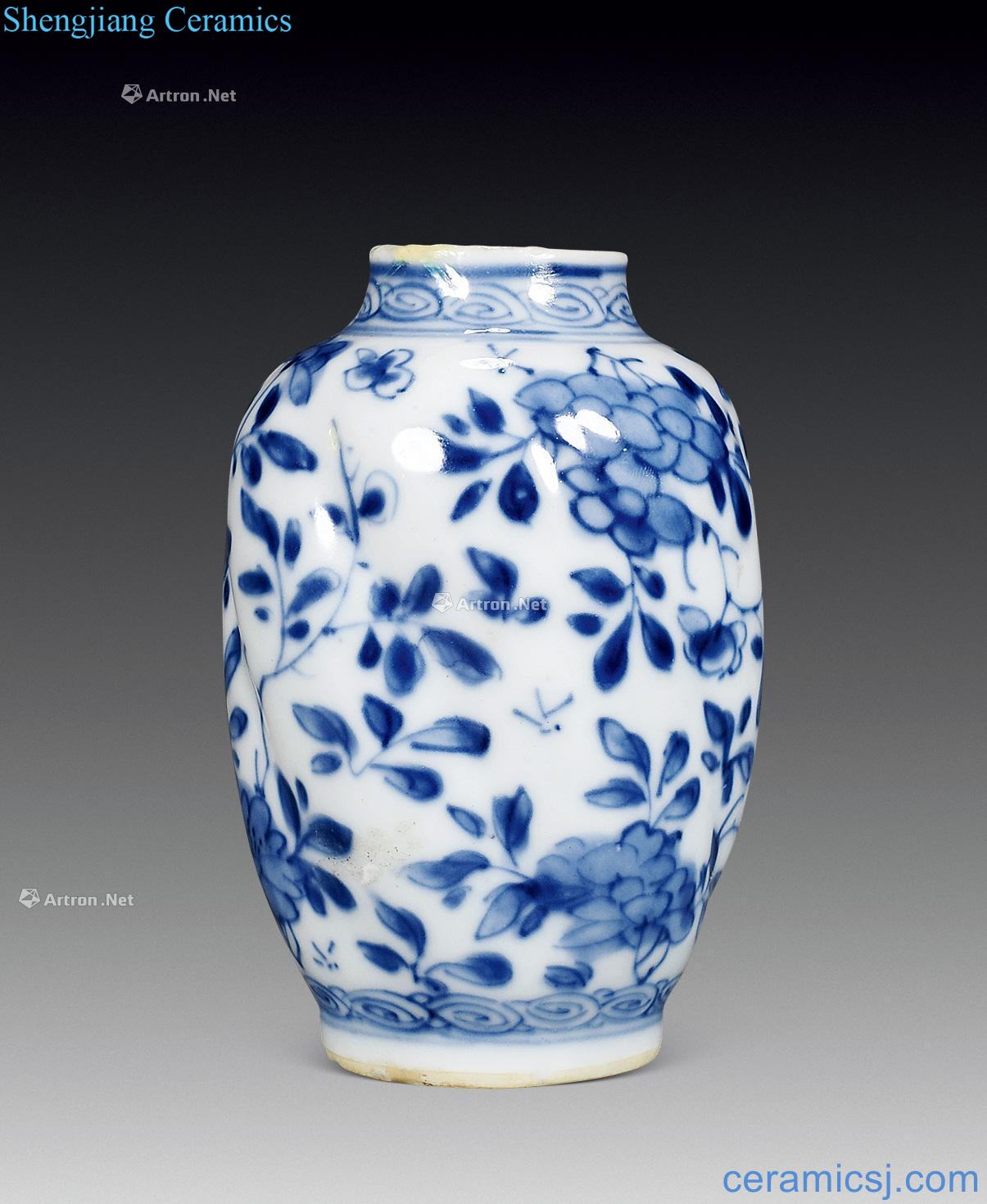 The qing emperor kangxi Blue and white melon prismatic flower pot