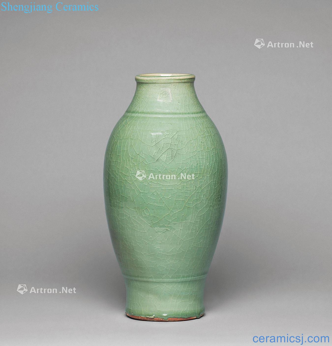 In the Ming dynasty Longquan celadon olive jar