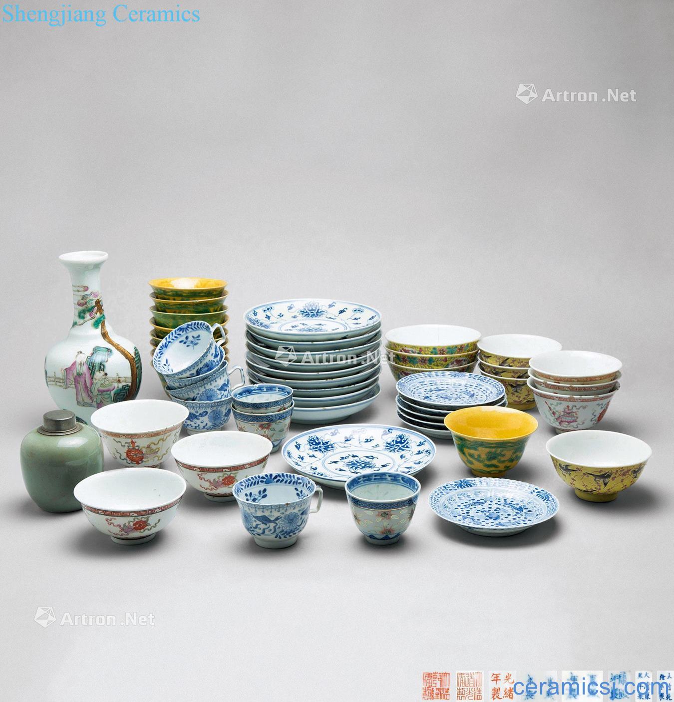 Qing - of famille rose porcelain bowl dishes such as (a)