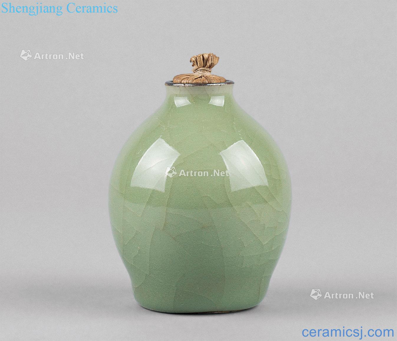 In the Ming dynasty Longquan celadon tank cap