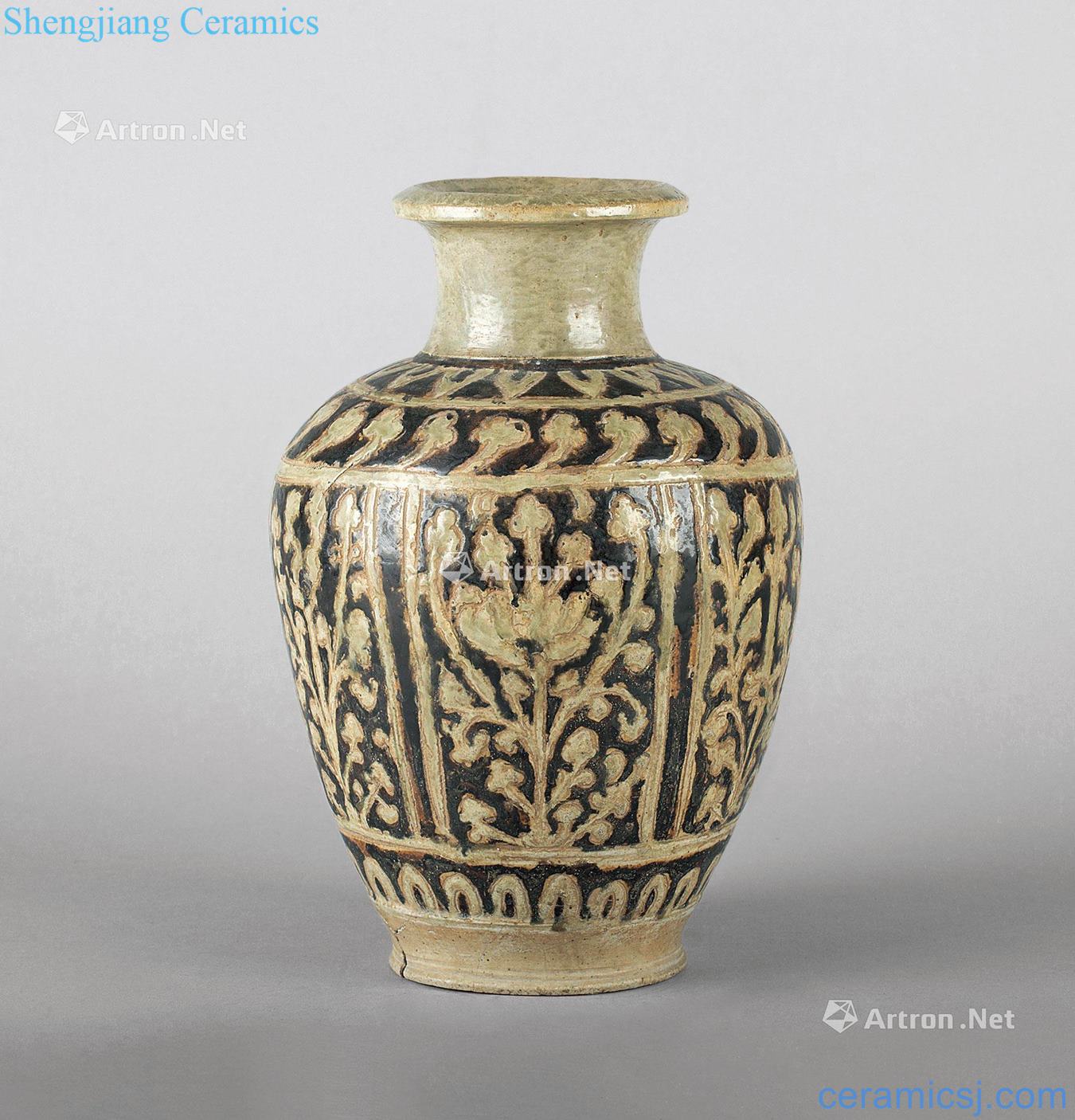 The song dynasty Jizhou kiln flower grain bottle
