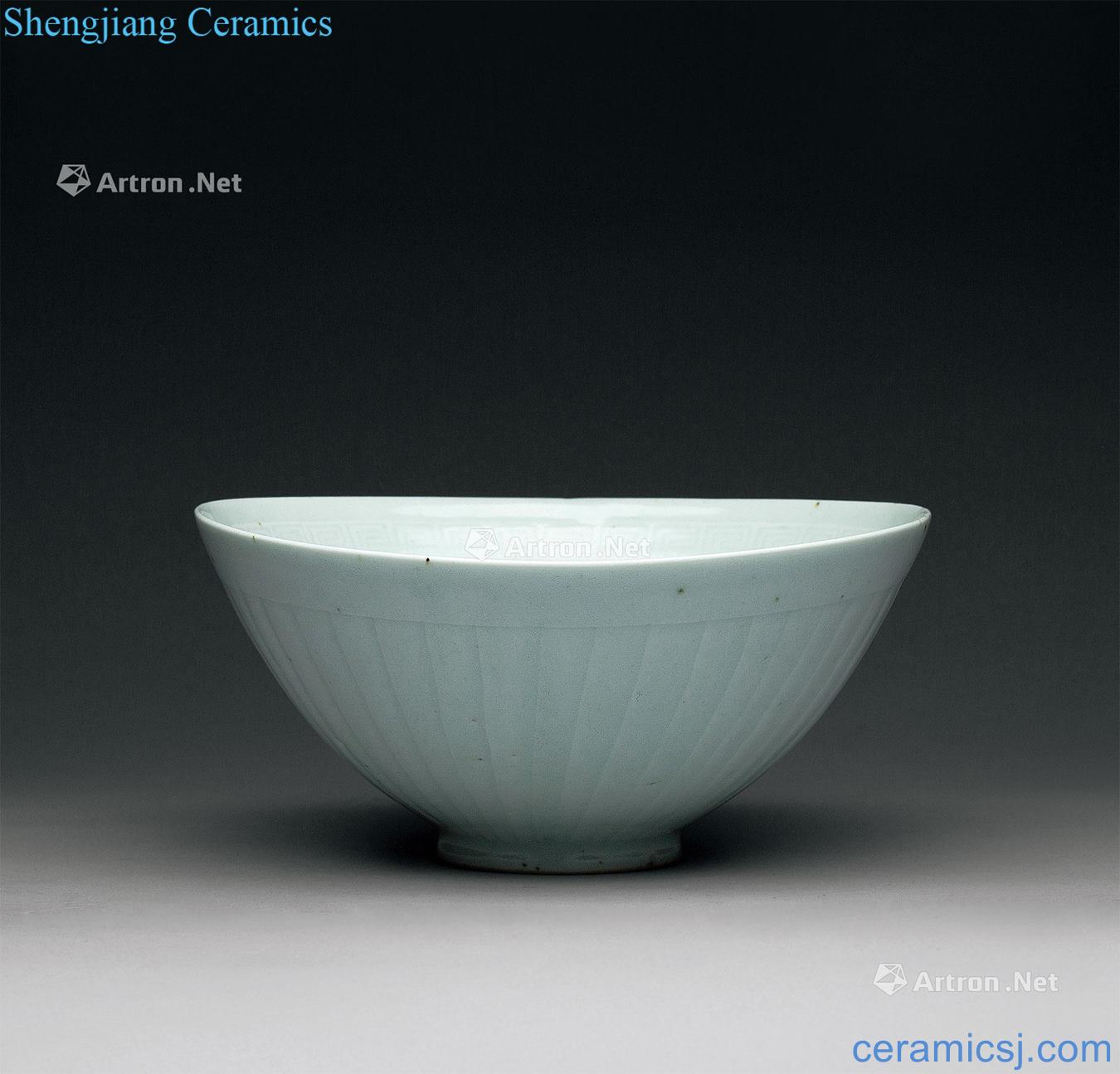 The shadow of song dynasty qing hand-cut pleated bowl