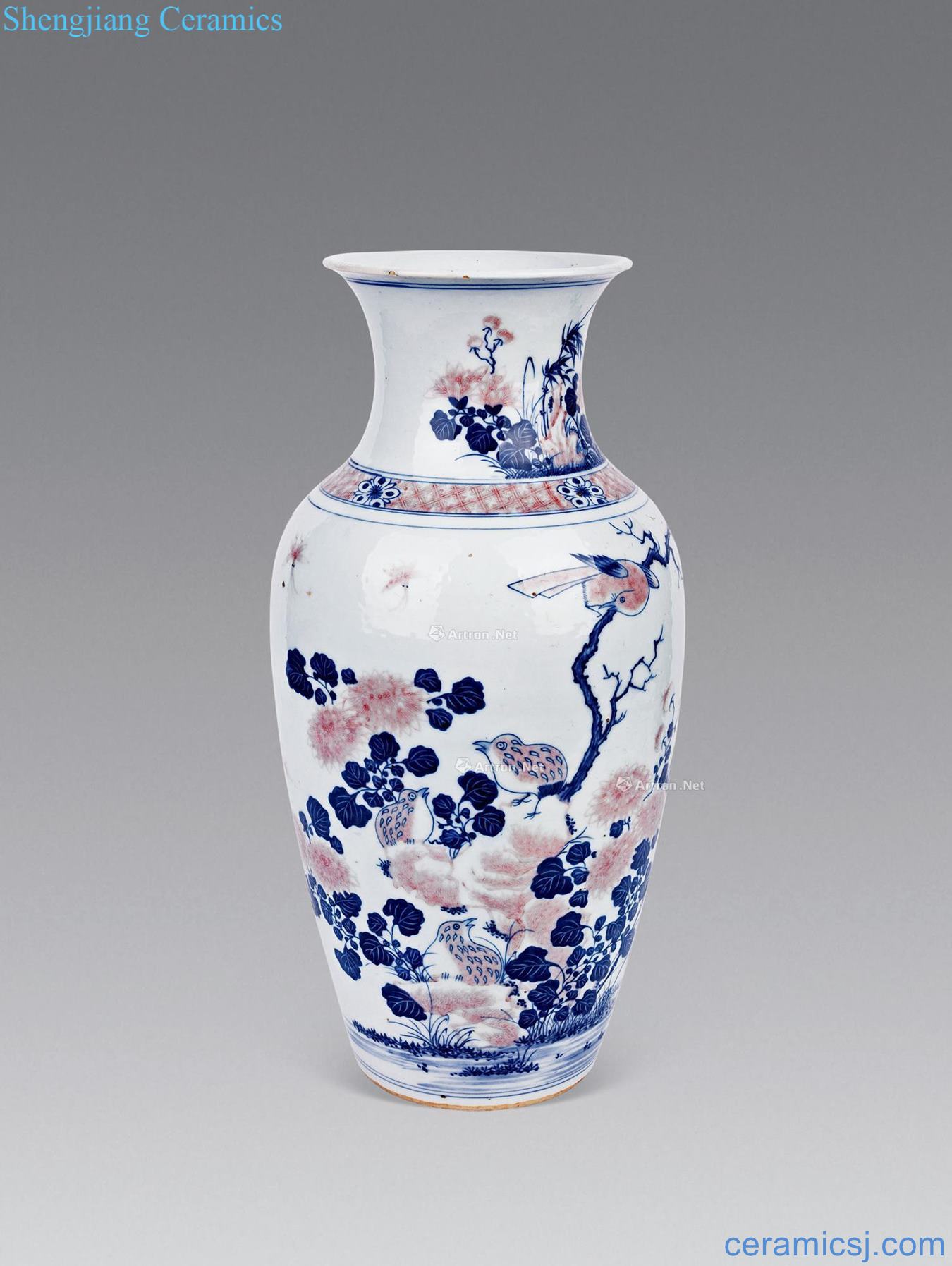In the qing dynasty Blue and white youligong painting of flowers and a bottle