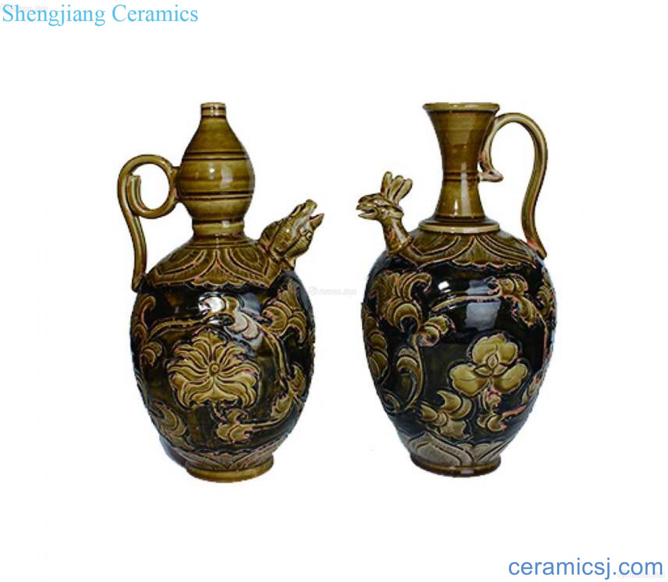 The kiln sauce glaze carved flowers ewer