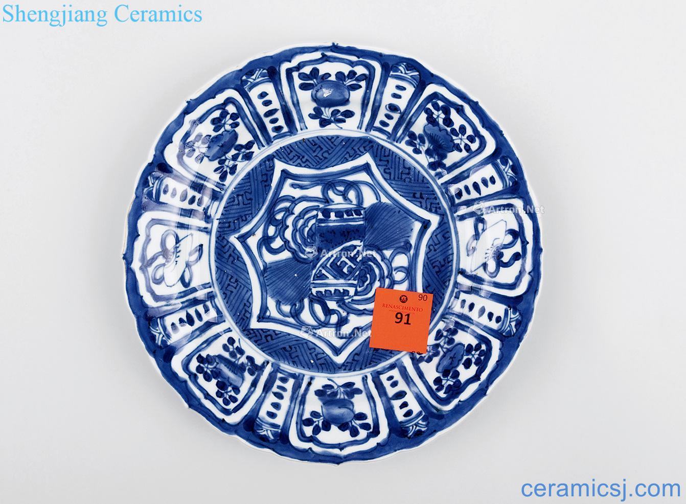 The late Ming dynasty Blue and white antique flower mouth tray