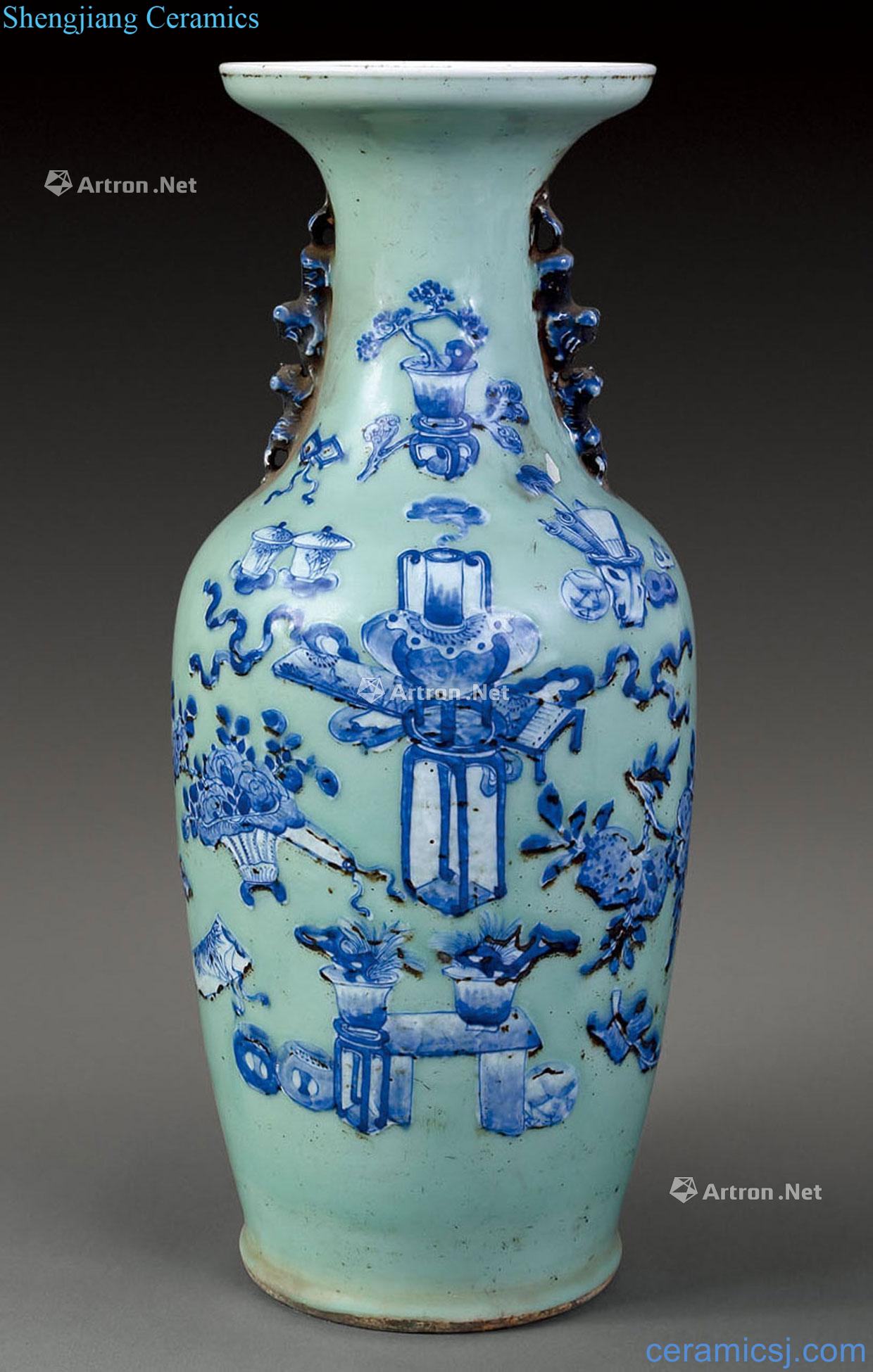 dajing Pea green blue and white flower vase with a double lion