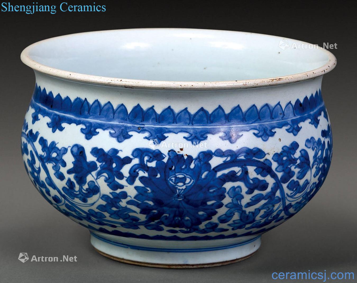 The qing emperor kangxi Blue and white flowers furnace