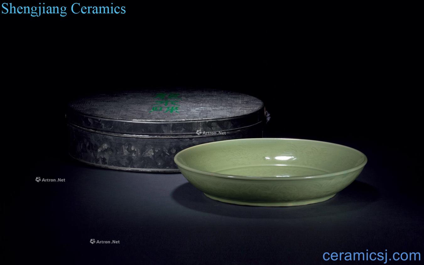 Ming yongle Longquan celadon green glaze dark engraved fold branch fruit tray