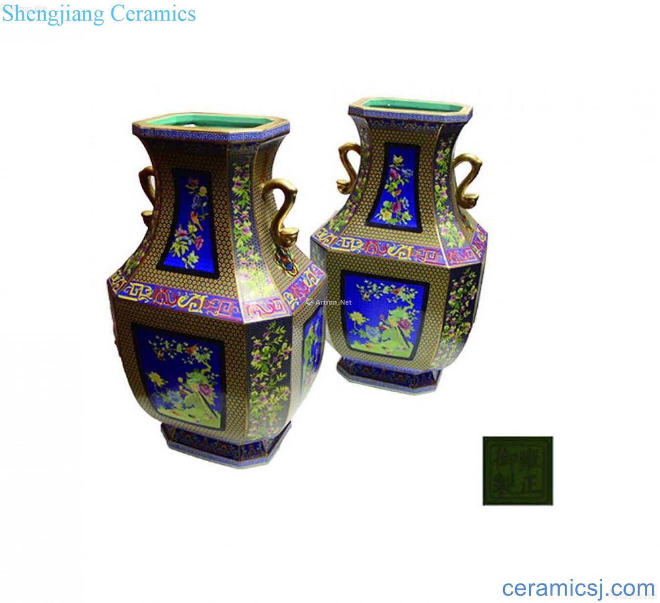 The colour kam to medallion flower-and-bird enamel sifang Angle of bottle