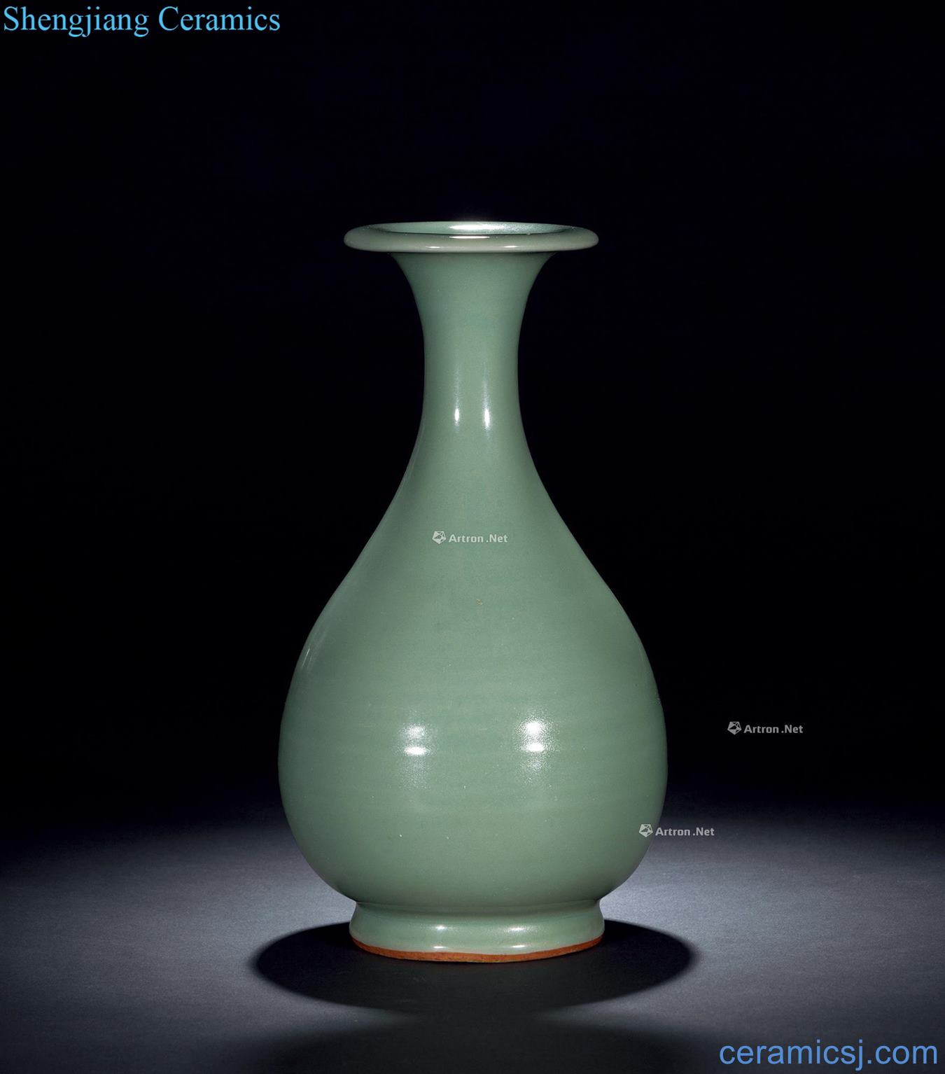 Ming or earlier Longquan celadon okho spring